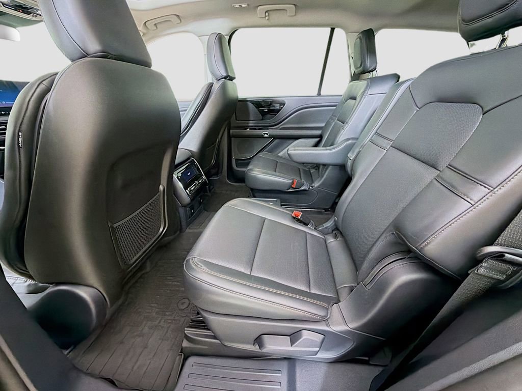 Used 2025 Lincoln Aviator AWD w/ Jet Appearance Package image 26