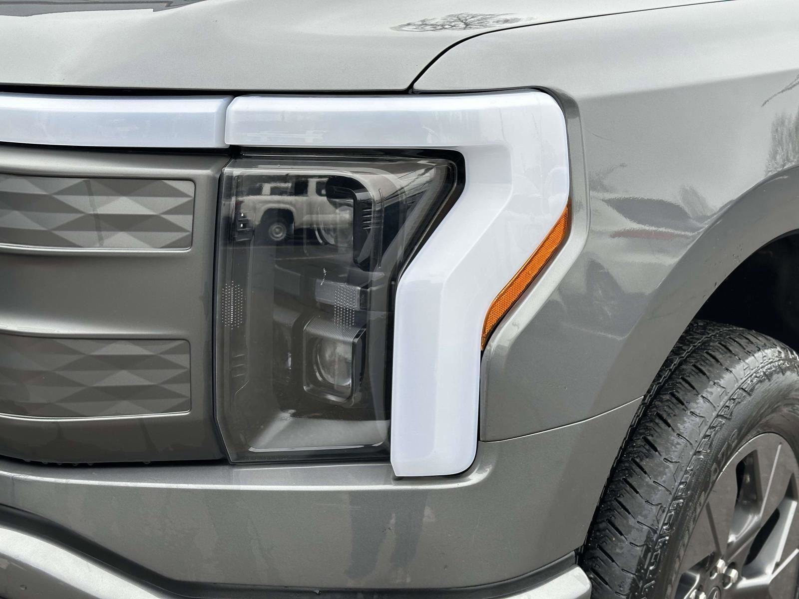 Used 2023 Ford F150 Lightning Lariat image 10