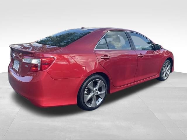 Used 2014 Toyota Camry SE w/ Leather Package FWD image 8