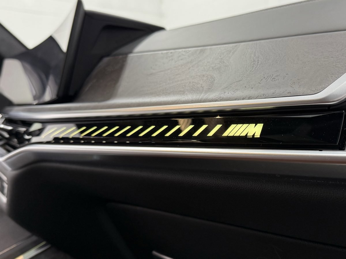 Used 2023 BMW X7 M60i image 23