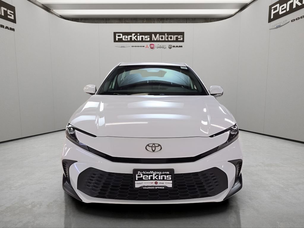 Used 2025 Toyota Camry SE FWD image 8