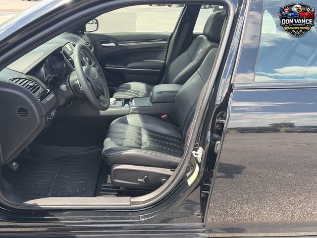 Used 2022 Chrysler 300 S w/ Safetytec Plus Group RWD image 10