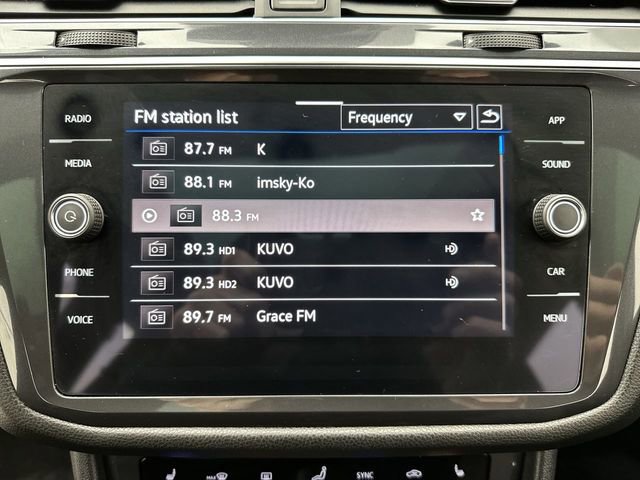 Used 2023 Volkswagen Tiguan SE R-Line image 17