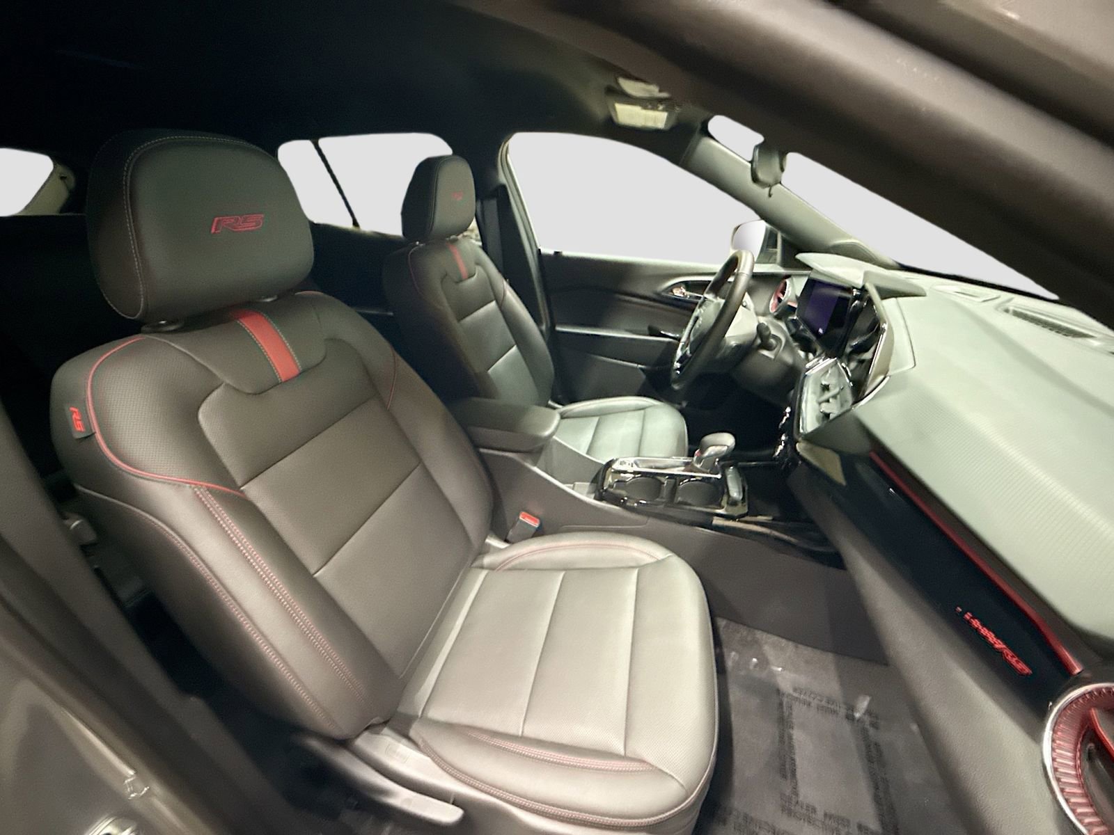 Certified 2025 Chevrolet Trax RS w/ Driver Confidence Package image 30