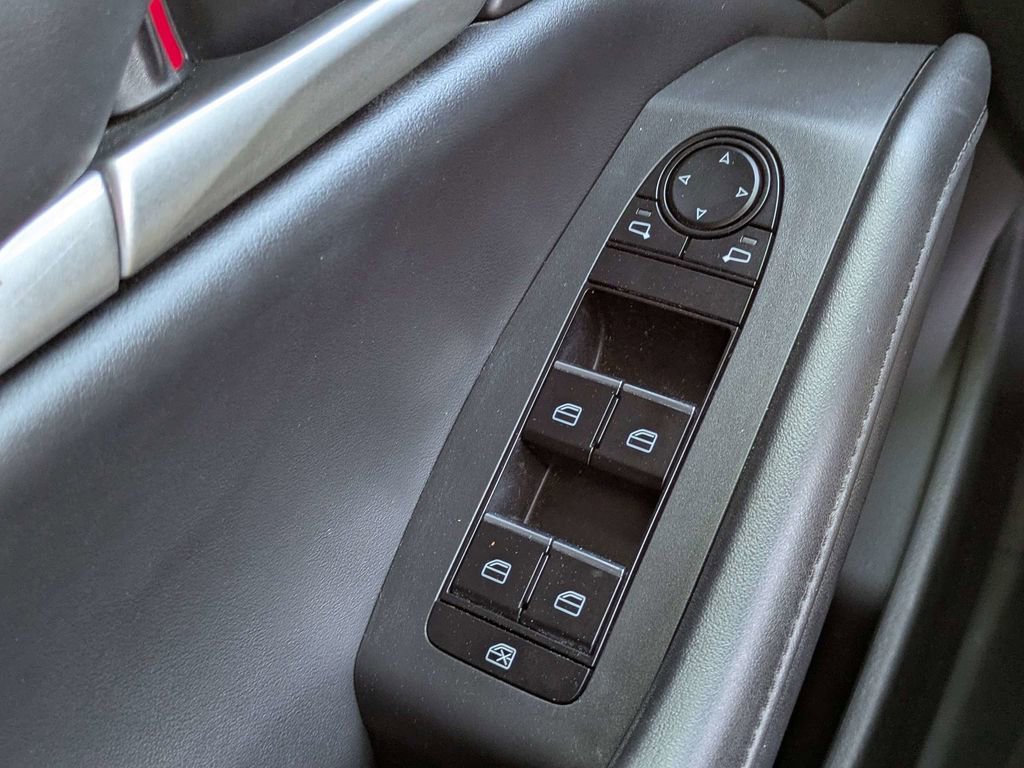 Used 2023 MAZDA MAZDA3 s image 24