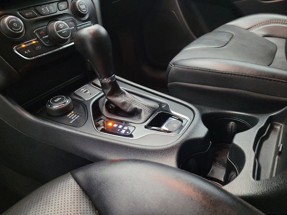 Used 2023 Jeep Cherokee Altitude Lux image 26