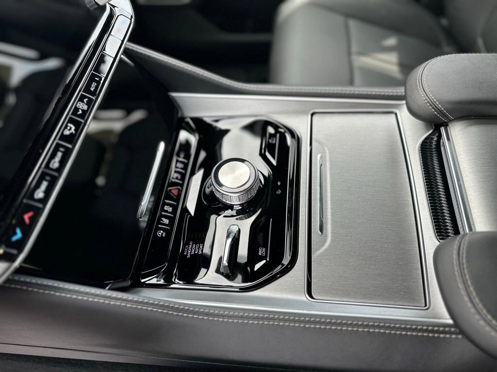 New 2026 Jeep Grand Wagoneer 4WD image 22