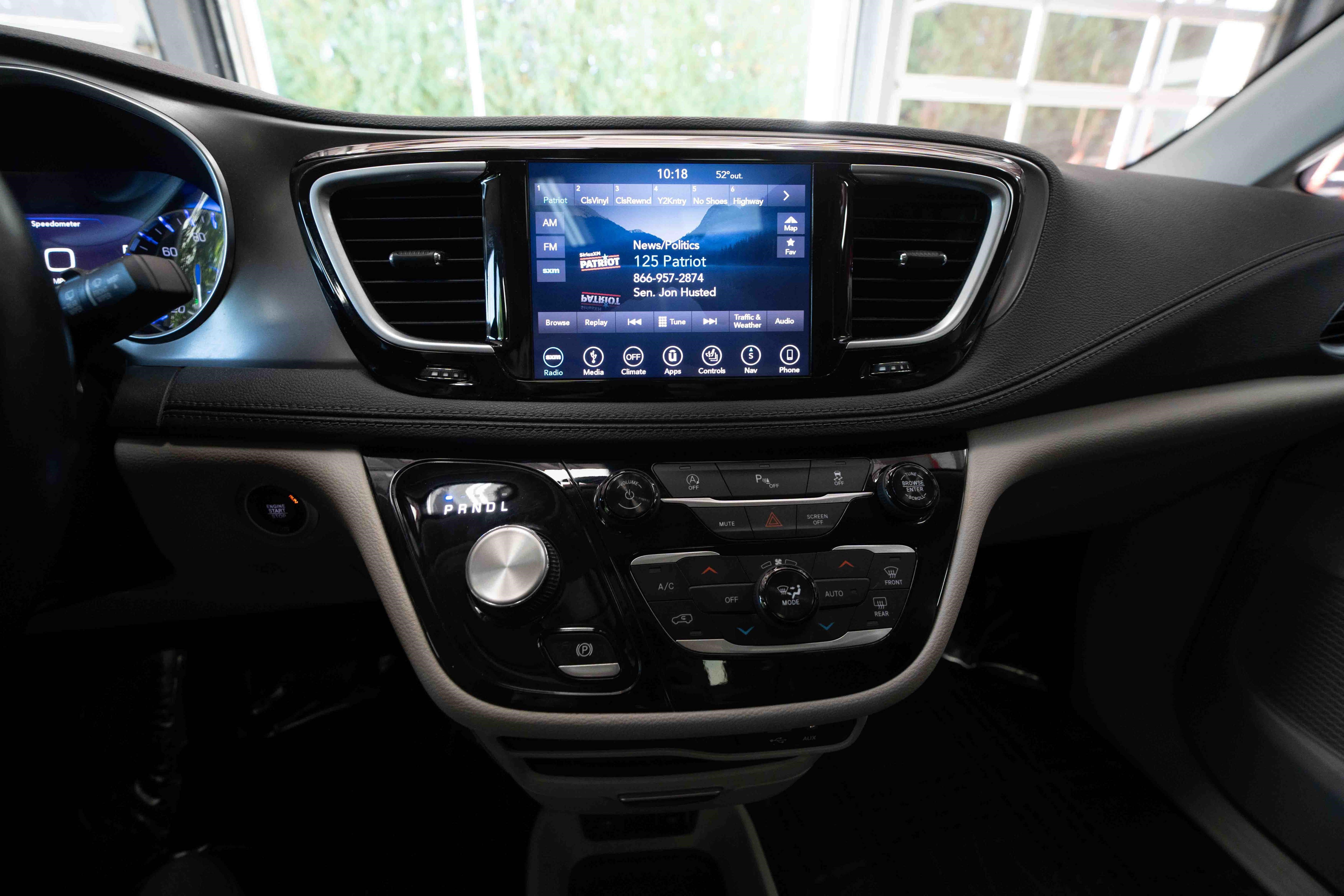 Used 2018 Chrysler Pacifica Limited FWD image 17