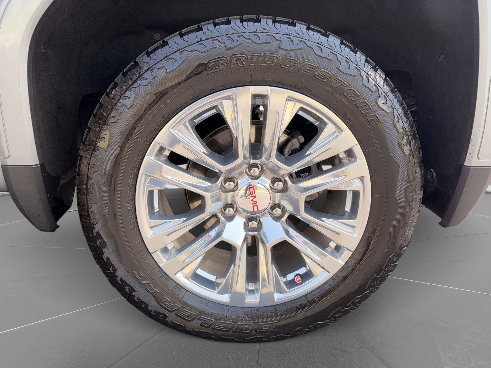 Used 2024 GMC Sierra 1500 Denali w/ Technology Package AWD/4WD image 10