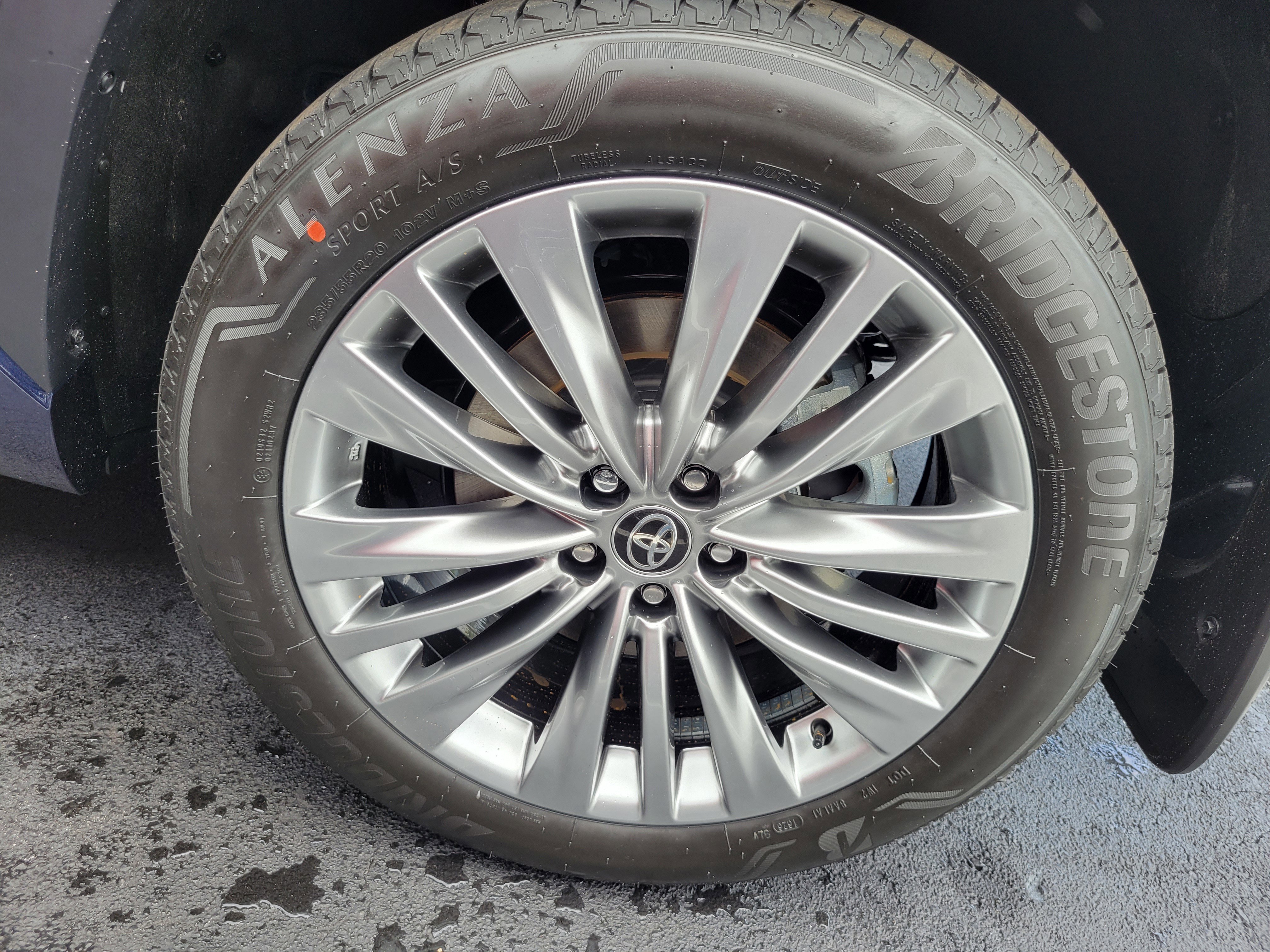 New 2026 Toyota Highlander Platinum AWD/4WD image 14