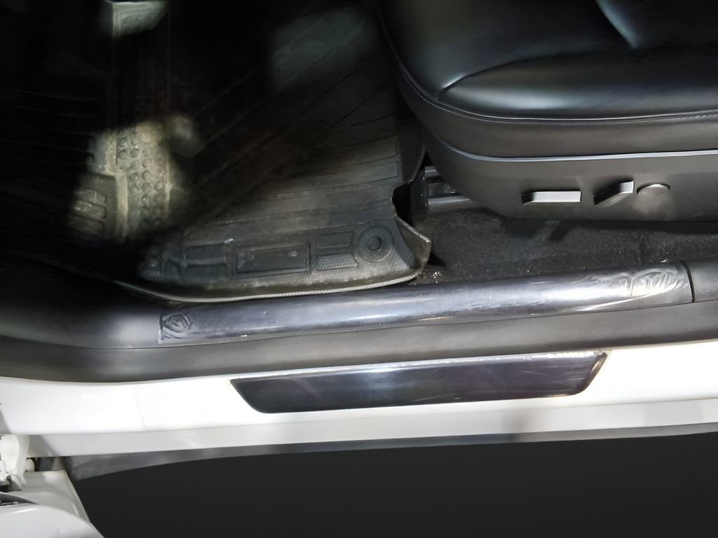 Used 2023 Tesla Model Y Performance image 13