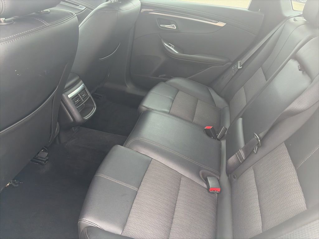 Used 2019 Chevrolet Impala LT FWD image 11