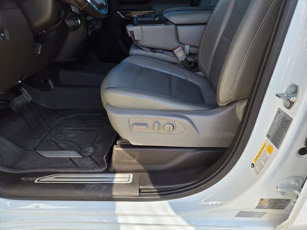 Used 2020 Chevrolet Silverado 3500 LT w/ All Star Edition AWD/4WD image 18