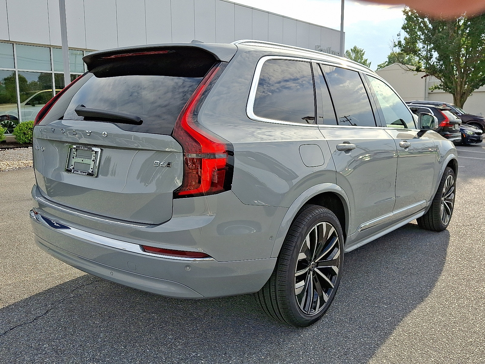 New 2026 Volvo XC90 B6 Plus w/ Protection Package Premier image 4