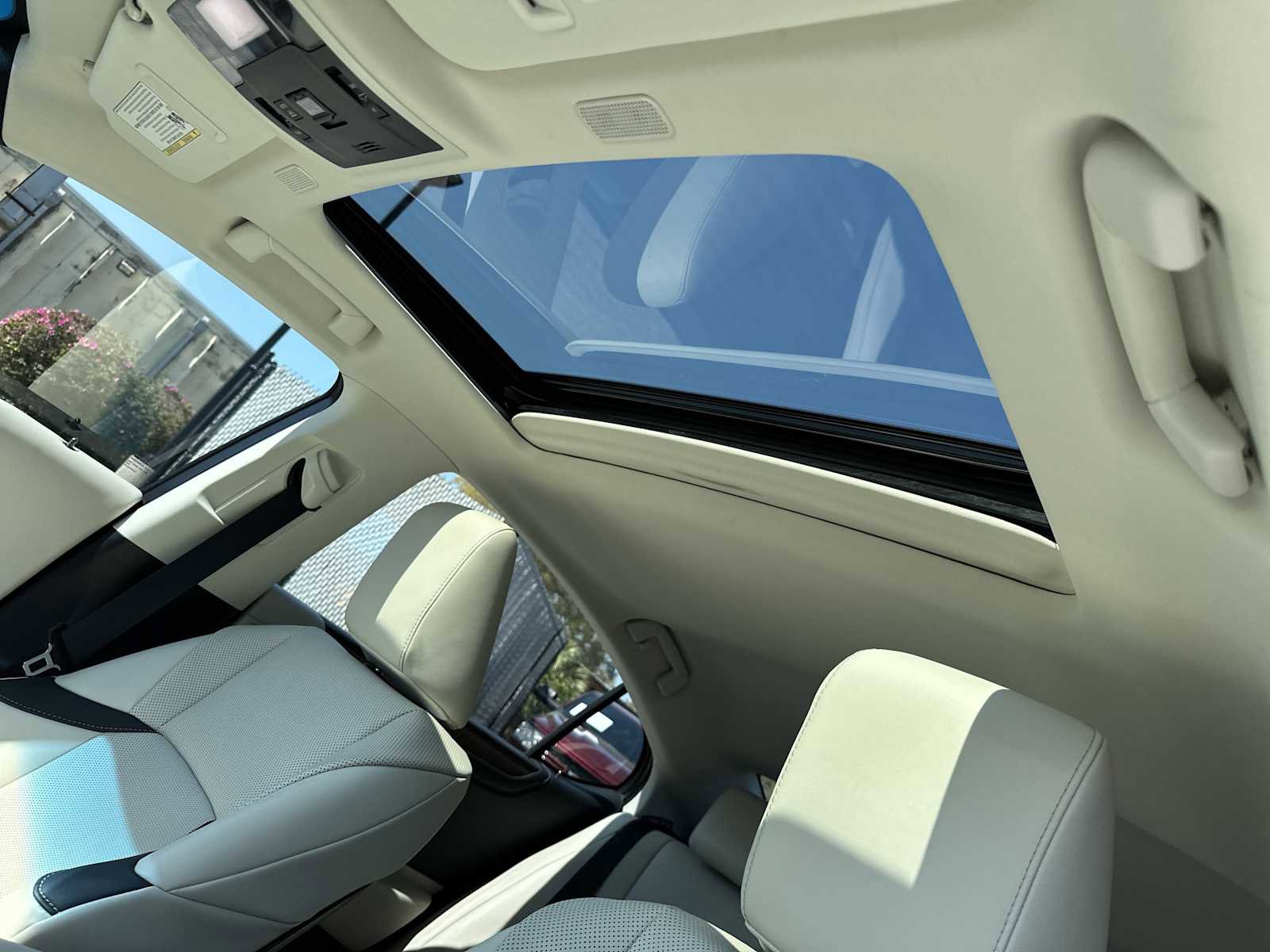 Used 2025 Lexus ES 350 w/ Premium Package image 21