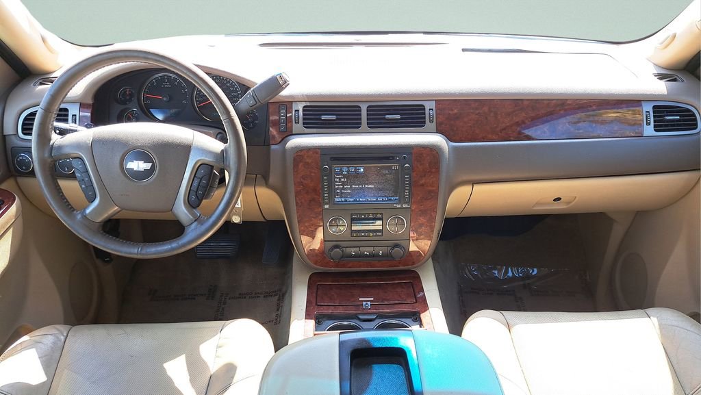 Used 2013 Chevrolet Suburban LTZ image 20