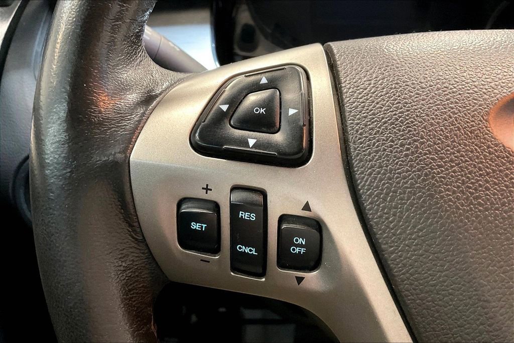 Used 2014 Ford Taurus SEL FWD image 12