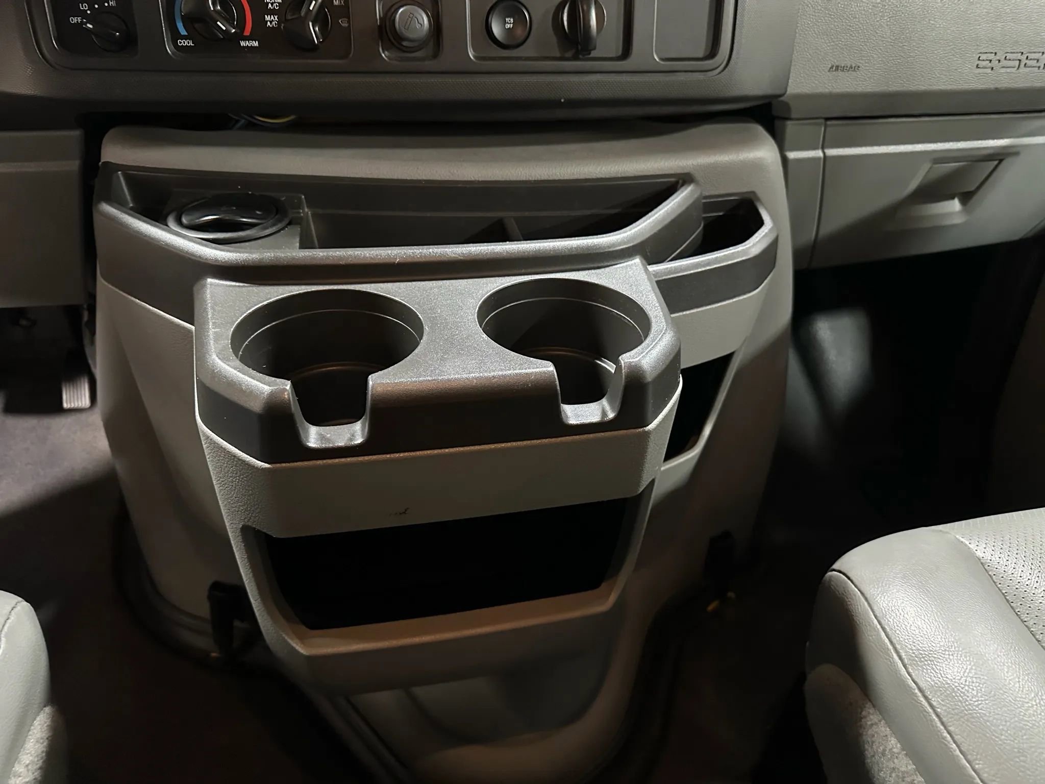 Used 2011 Ford E-150 and Econoline 150 Wagon image 48