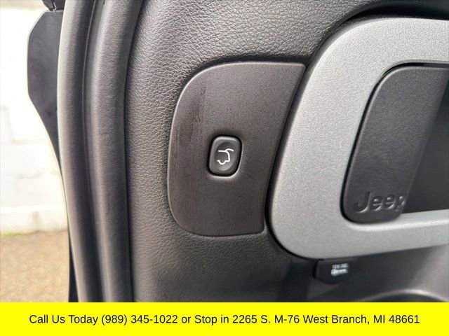 Used 2018 Jeep Cherokee Limited w/ Technology Group image 36