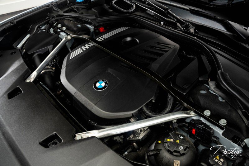 Used 2023 BMW 740i w/ Parking Assistance Package image 7