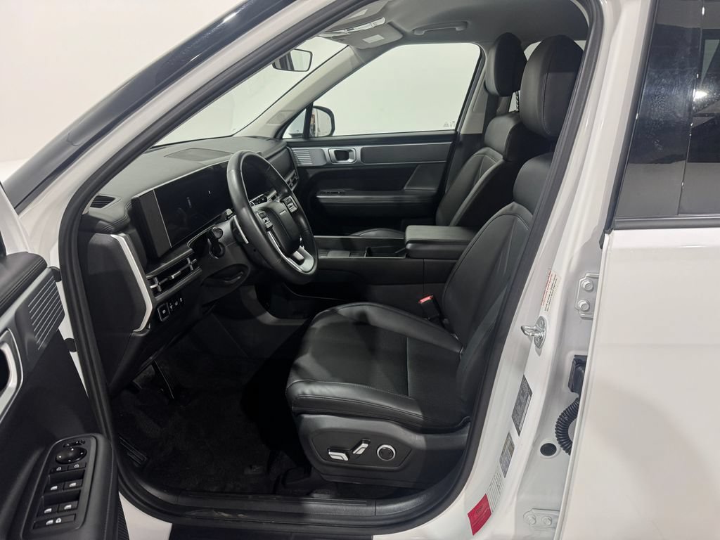 Used 2025 Hyundai Santa Fe SEL FWD image 14