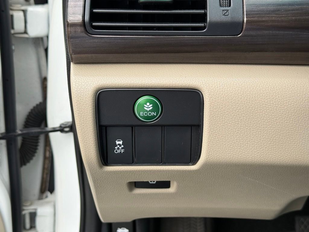 Used 2017 Honda Accord EX image 18