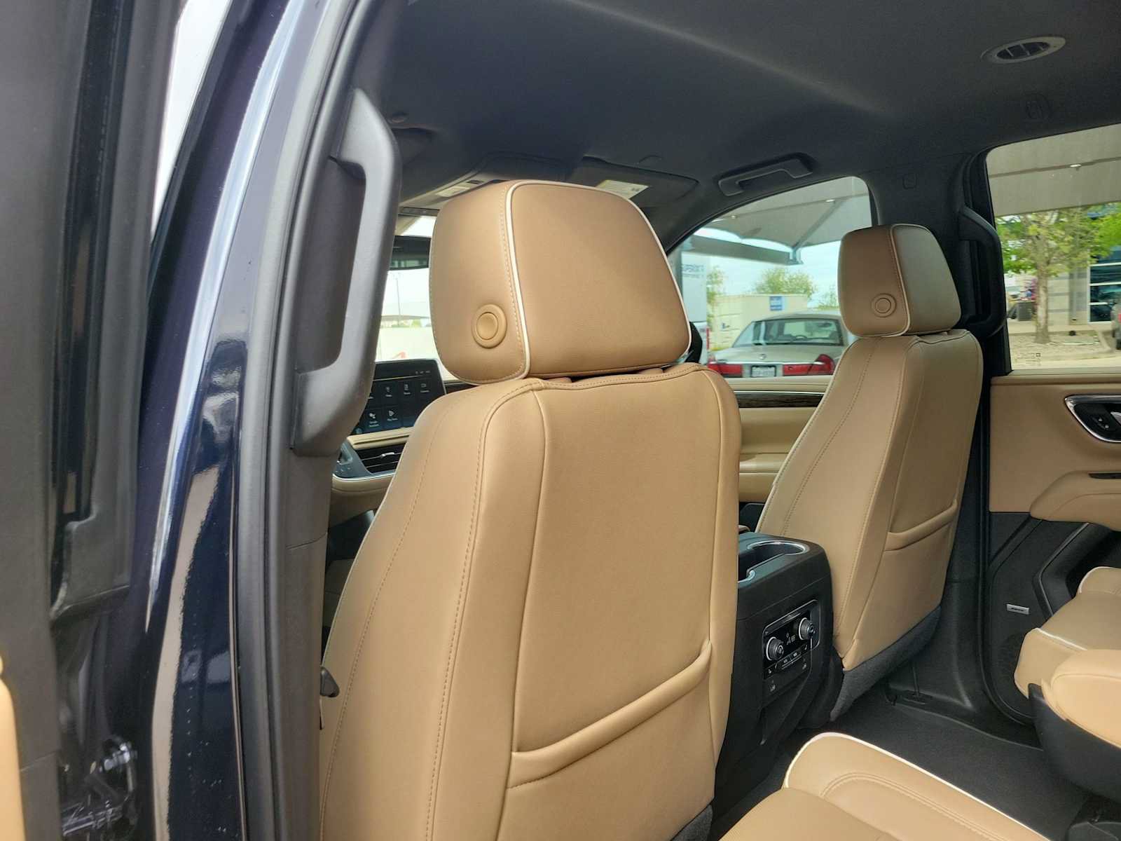 Used 2022 Chevrolet Tahoe Premier w/ Texas Edition RWD image 16
