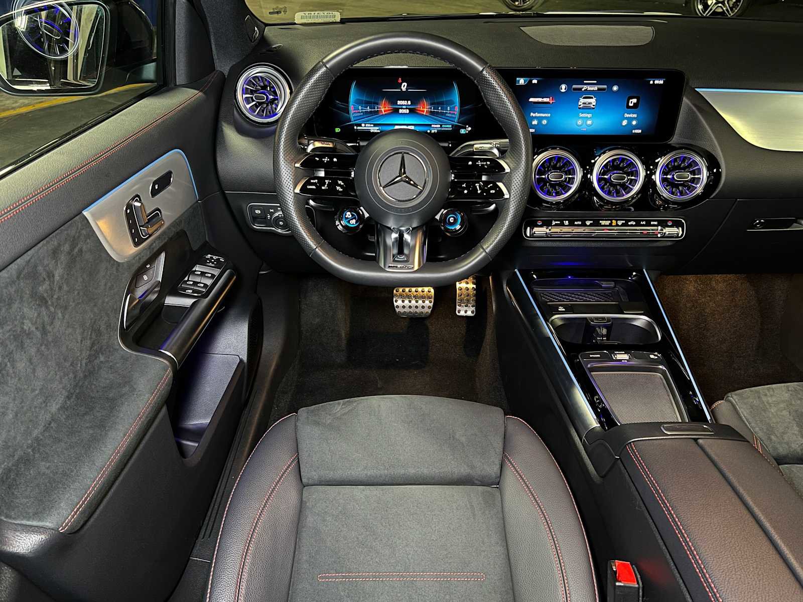 Certified 2025 Mercedes-Benz GLA 35 AMG 4MATIC image 44