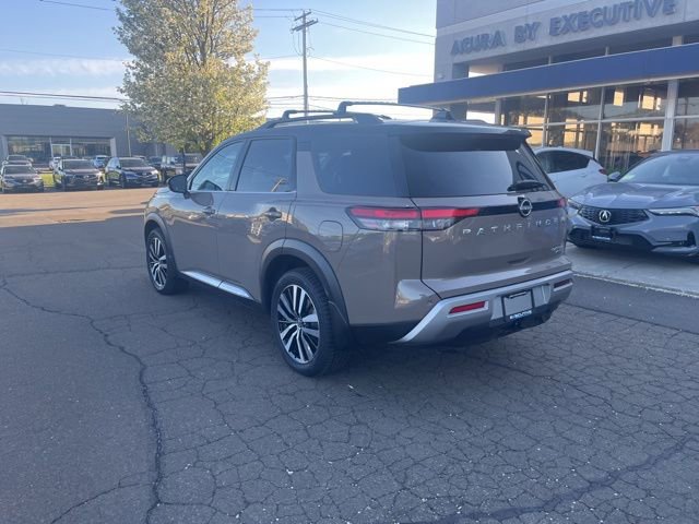 Used 2023 Nissan Pathfinder Platinum AWD/4WD image 9