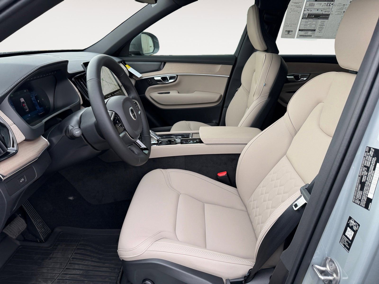 New 2026 Volvo XC90 B6 Plus w/ Protection Package Premier image 9