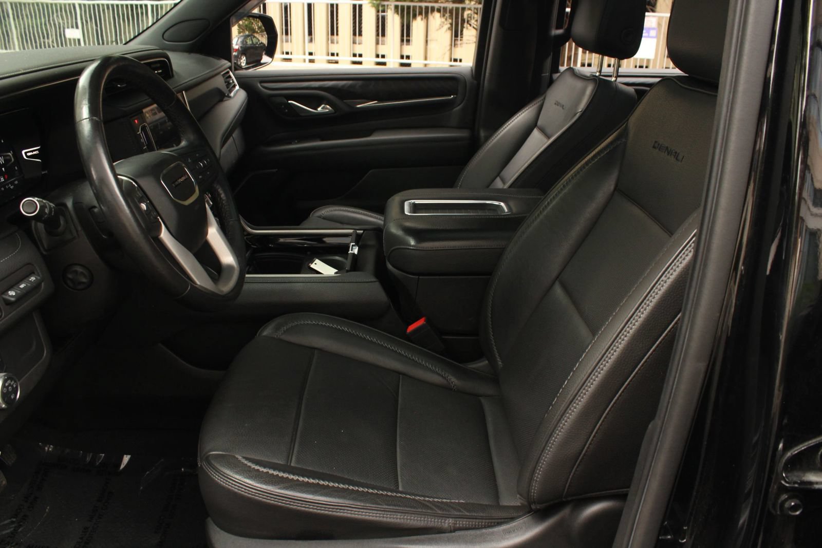 Used 2022 GMC Yukon Denali AWD/4WD image 14