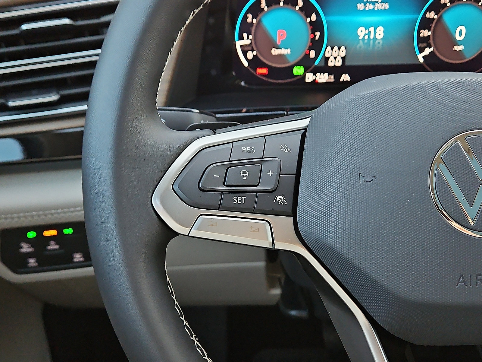 New 2026 Volkswagen Atlas SE image 18