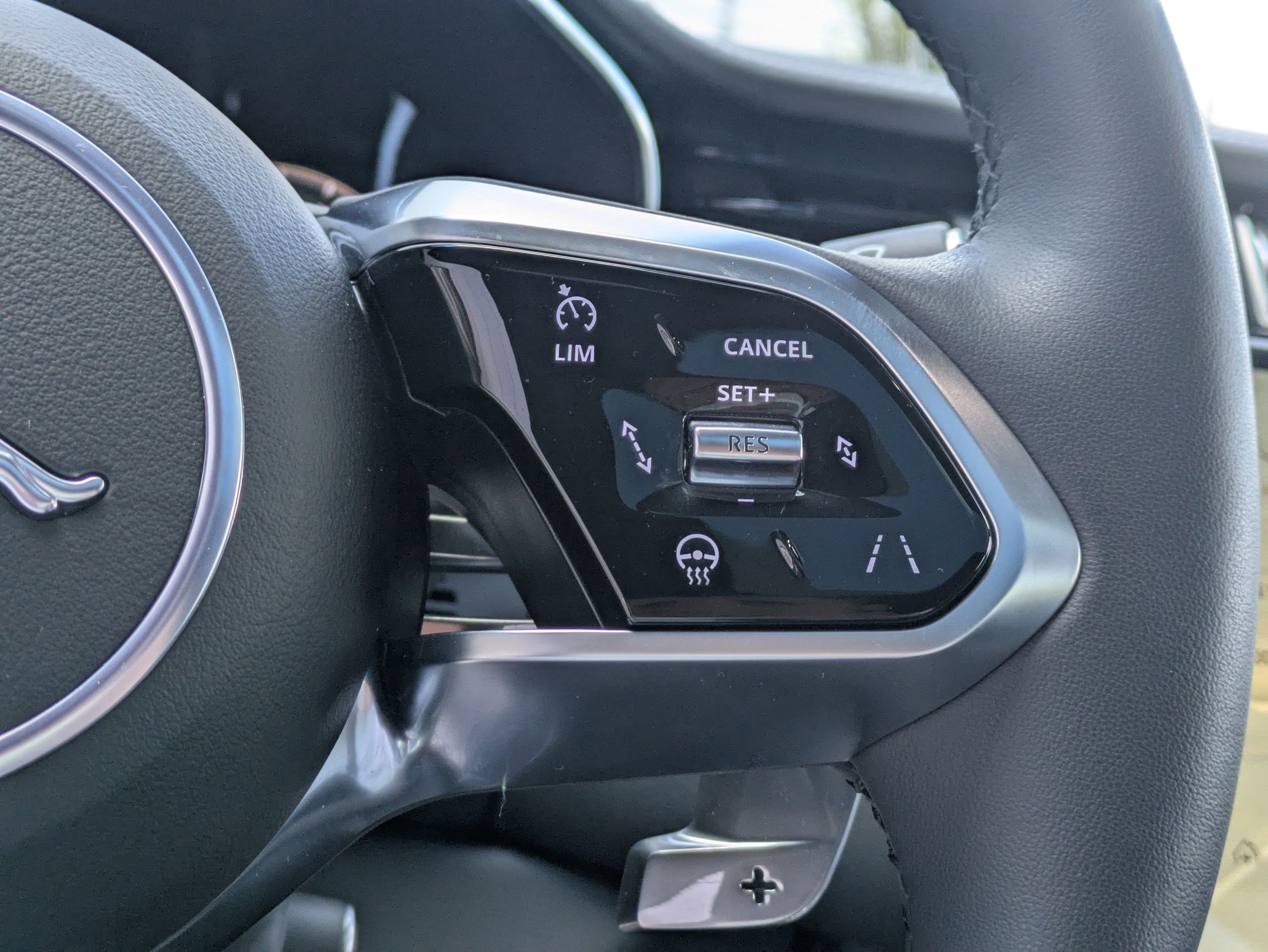 Used 2024 Jaguar XF R-Dynamic SE image 20