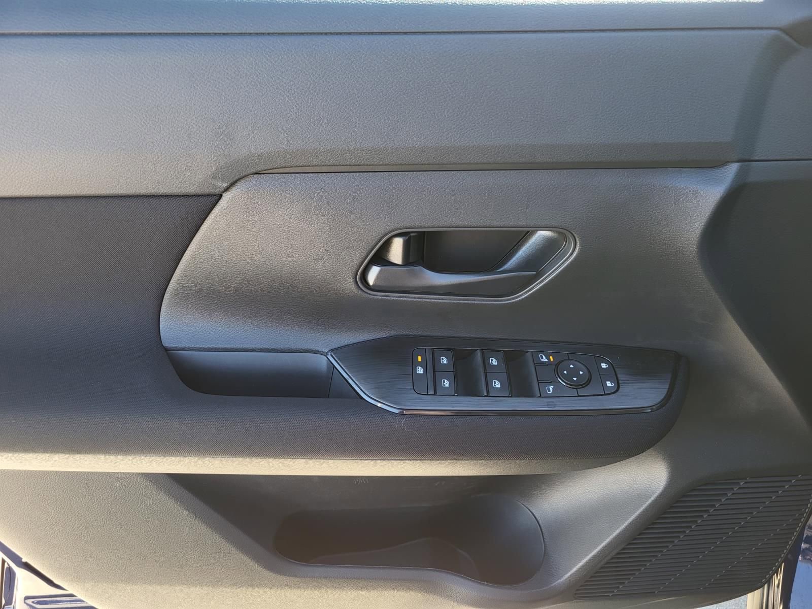 New 2026 Nissan Kicks S image 17