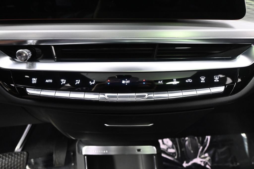 New 2026 Cadillac Lyriq Premium Luxury w/ LPO, Floor Liner Package AWD/4WD image 31