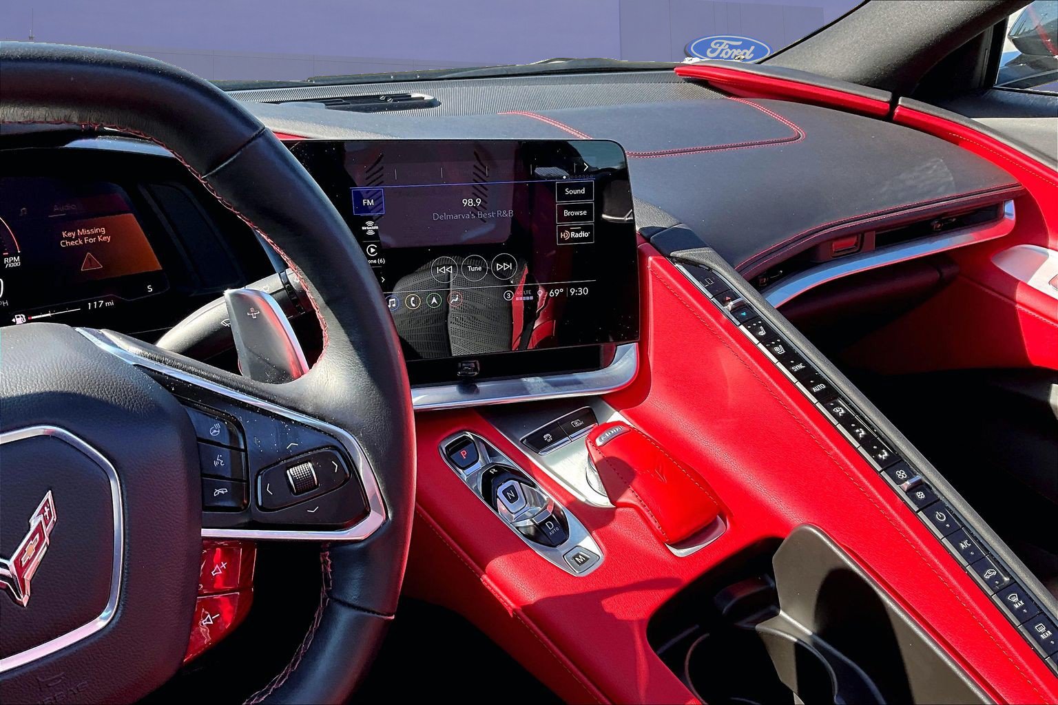 Used 2022 Chevrolet Corvette Stingray Preferred Cpe w/ Engine Appearance Package RWD image 9
