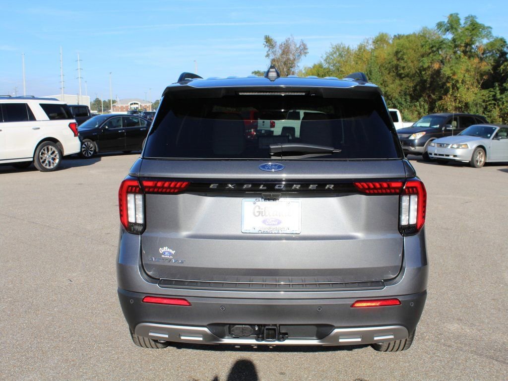 New 2026 Ford Explorer Active w/ Active Comfort Package image 11