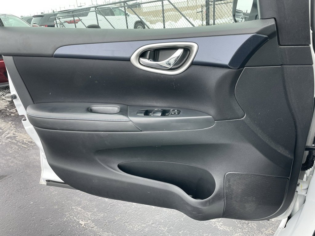 Used 2017 Nissan Sentra SR w/ SR Midnight Edition image 45