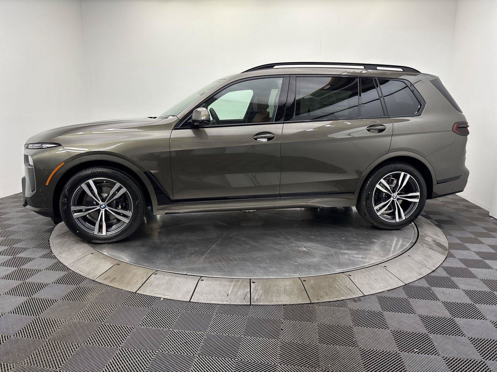 New 2027 BMW X7 xDrive40i w/ Executive Package AWD/4WD image 4