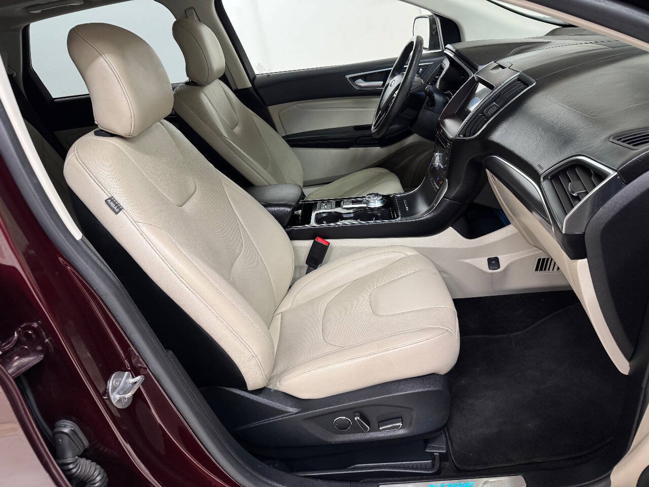 Used 2019 Ford Edge Titanium w/ Equipment Group 301A FWD image 35