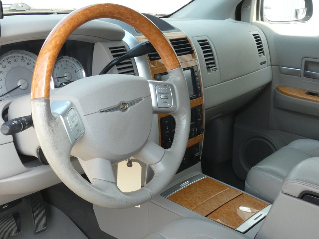 Used 2008 Chrysler Aspen Limited AWD/4WD image 8