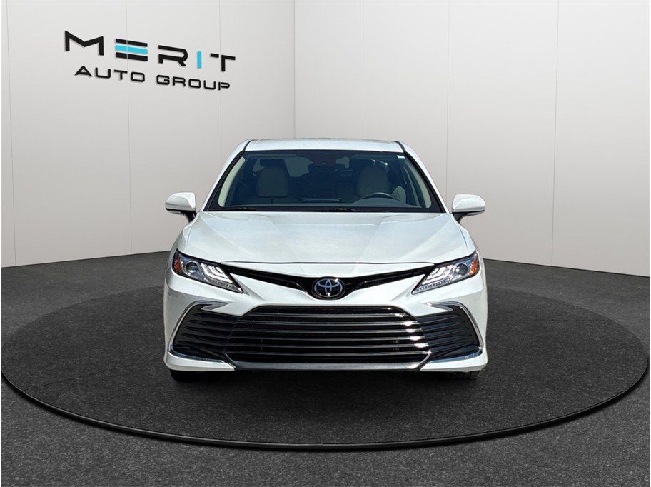 Used 2023 Toyota Camry XLE FWD image 3