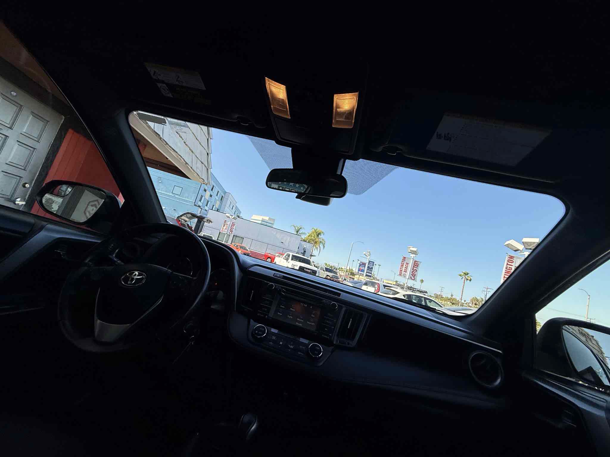 Used 2018 Toyota RAV4 SE w/ All Weather Liner Package FWD image 74
