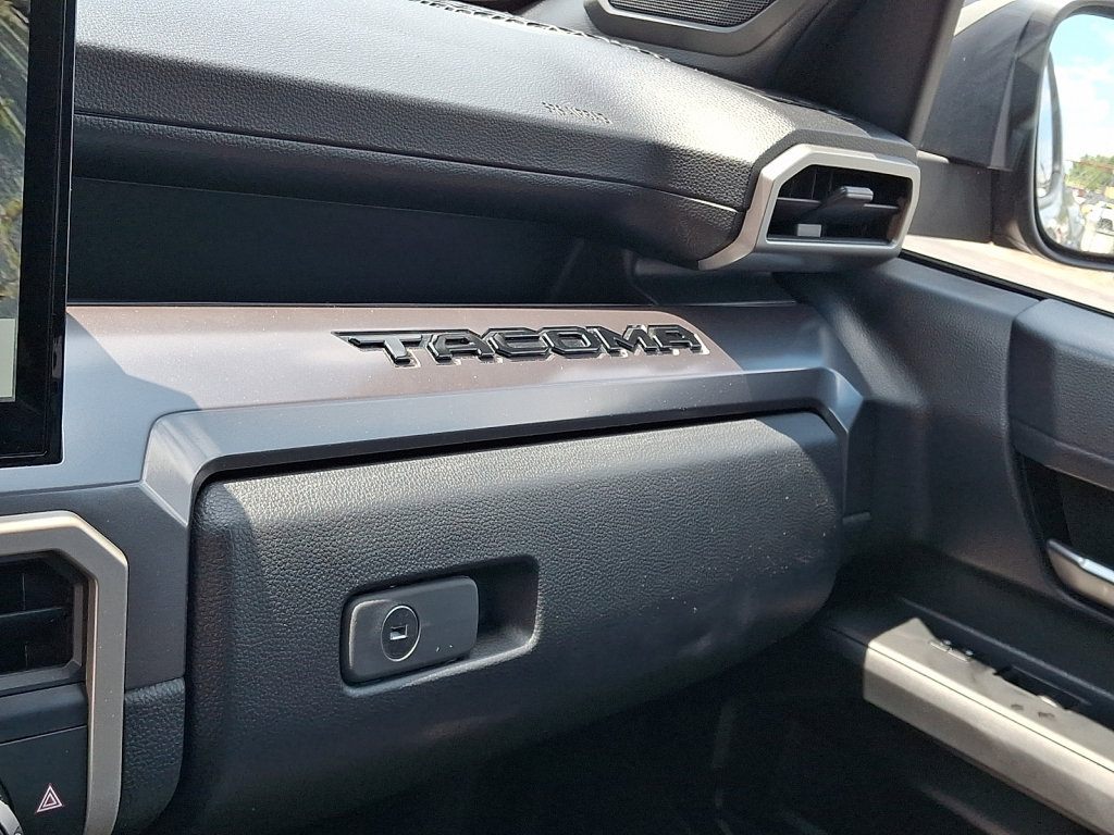 Used 2026 Toyota Tacoma TRD Off-Road w/ TRD Off Road Upgrade Package AWD/4WD image 31
