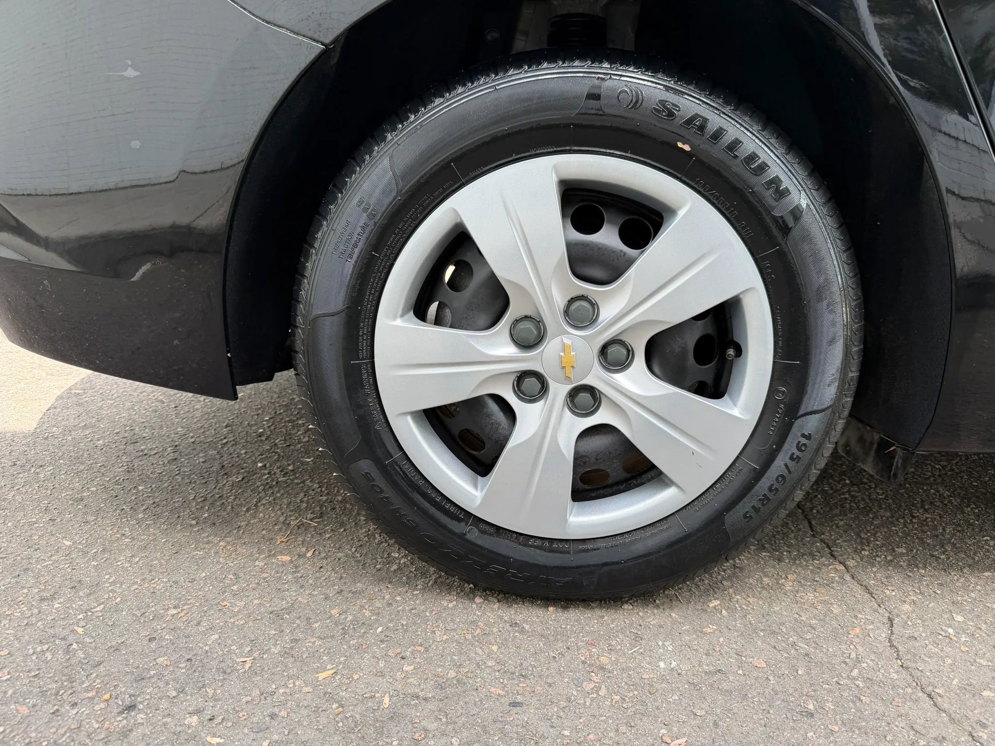 Used 2017 Chevrolet Cruze LS image 30