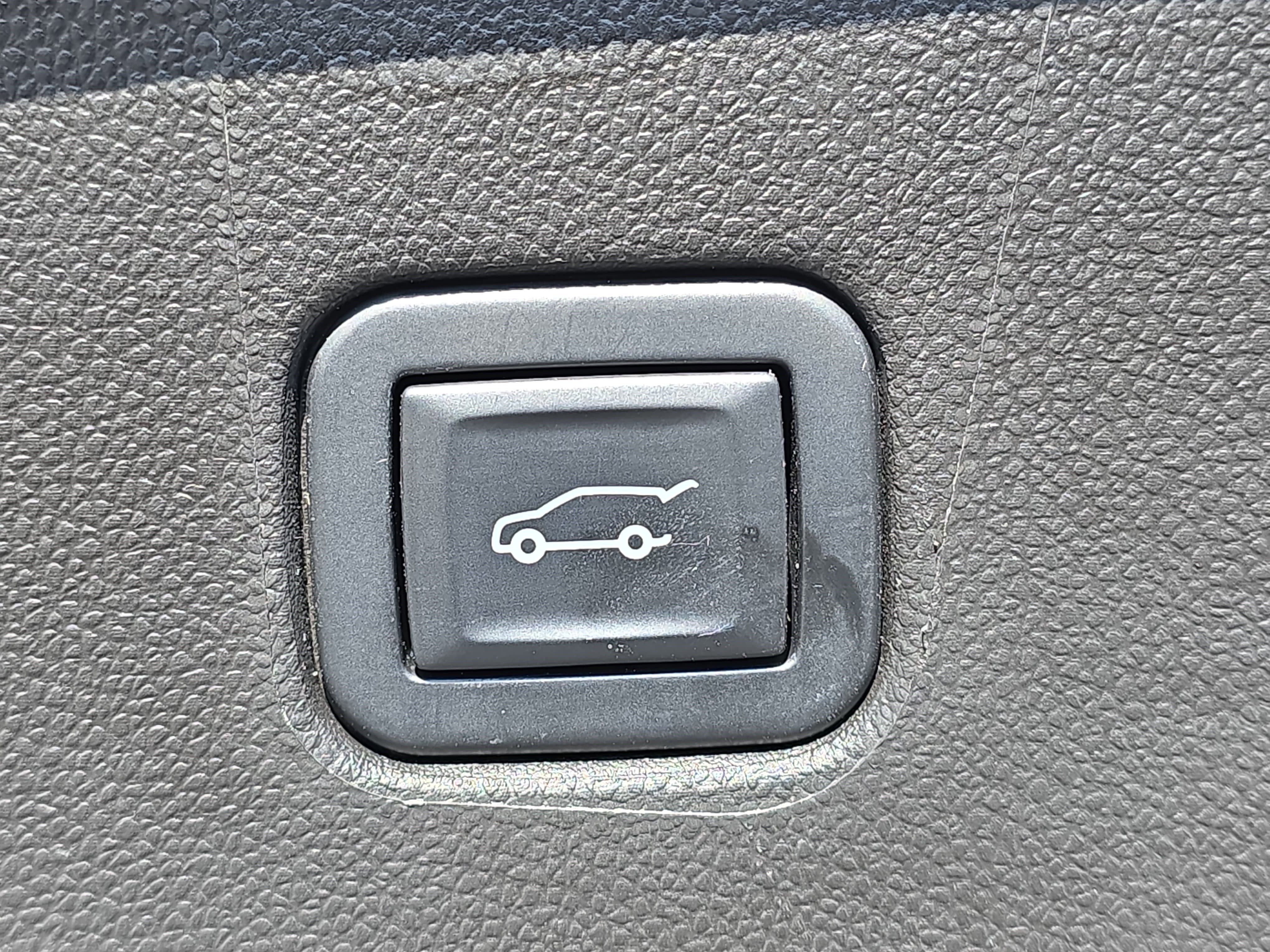 Used 2023 Chevrolet Blazer RS w/ Enhanced Convenience Package image 13