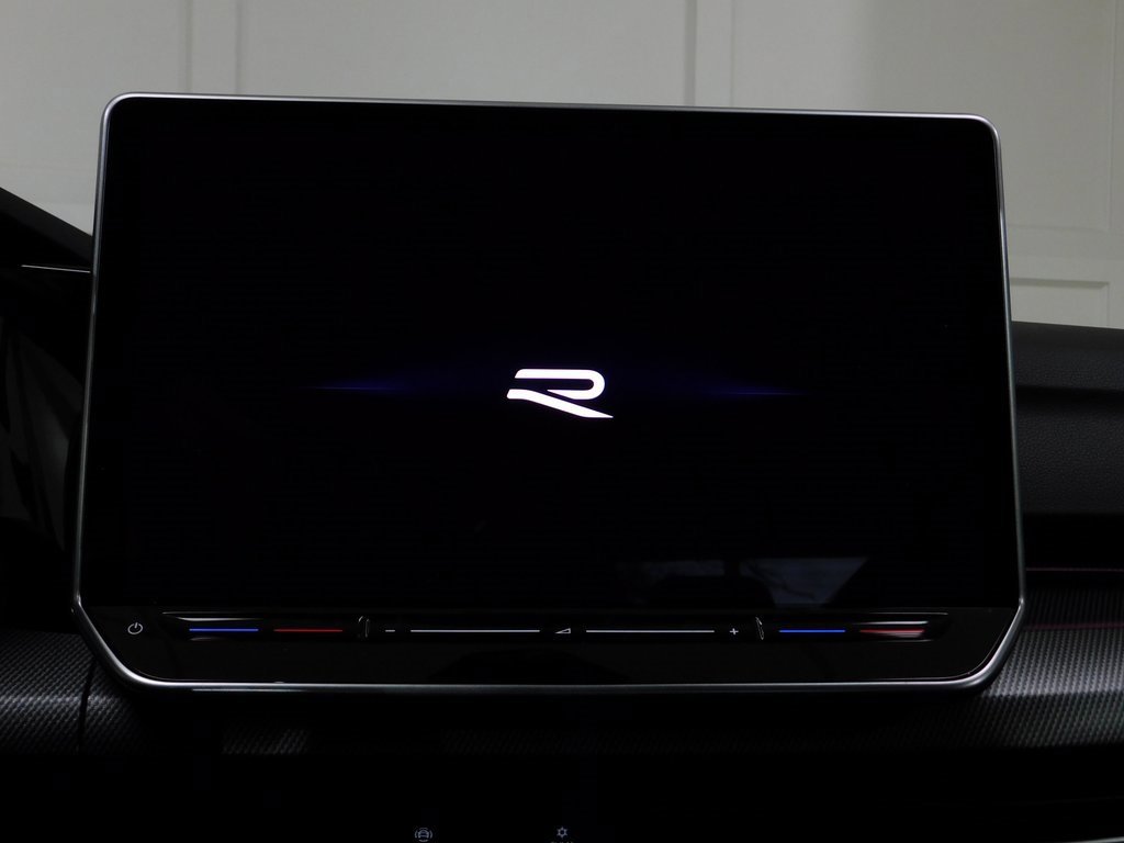 Used 2025 Volkswagen Golf image 52