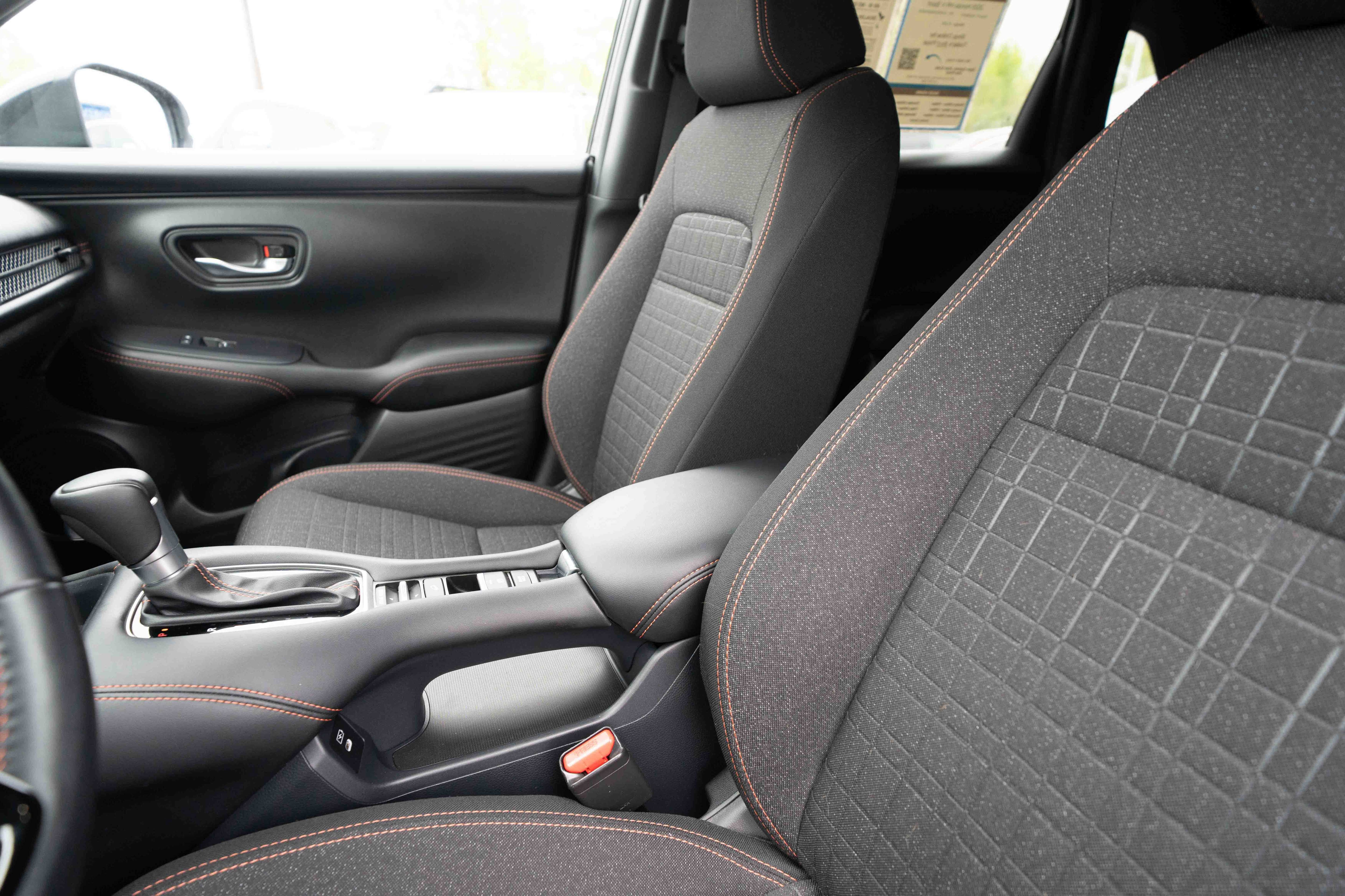 Used 2025 Honda HR-V Sport image 10