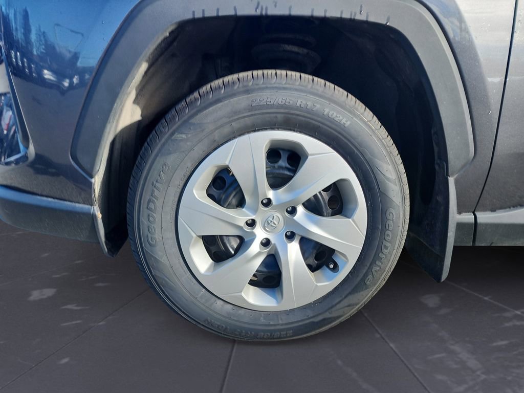 Certified 2022 Toyota RAV4 LE image 14