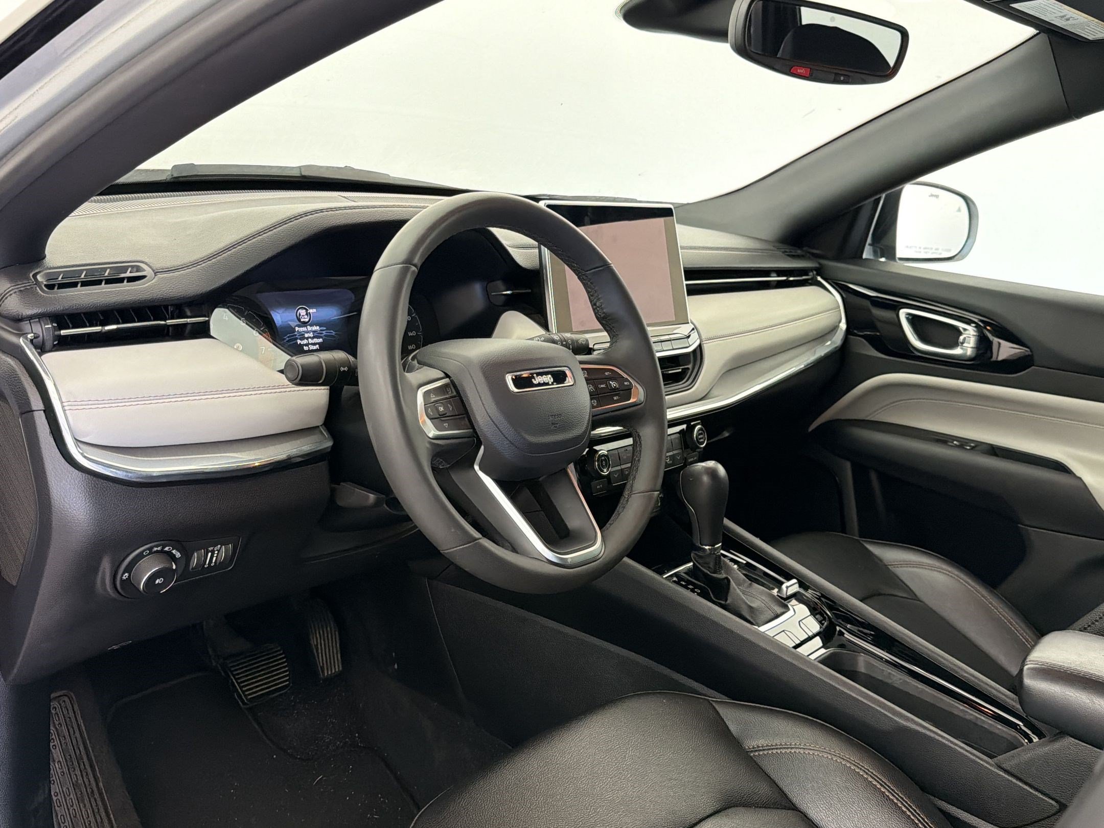 Used 2024 Jeep Compass Limited AWD/4WD image 4